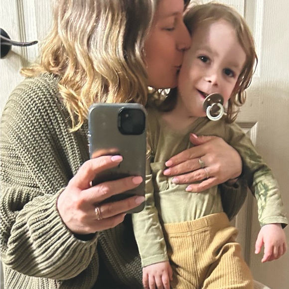 Meet your Posher, Jennifer - Picture 1 of 1